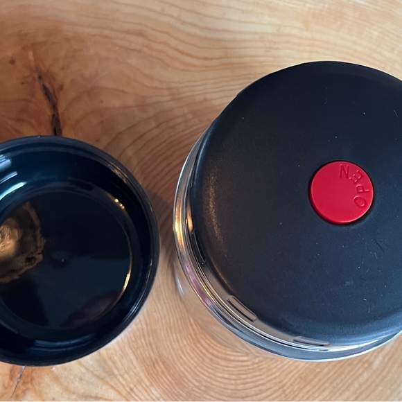 SnapOn Dining Snapon Tools Socket Thermos 69 Oz Food Liquid Ytm16